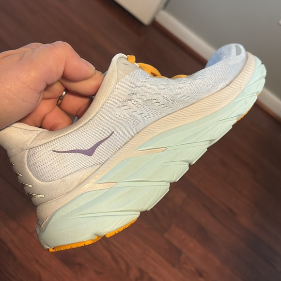 Hoka Clifton 8 Running Shoes Women size: 9B - Picture 5 of 9